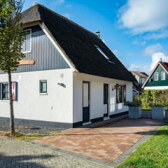 Villa in Callantsoog with Whirlpool and Beach