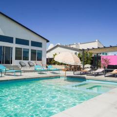 Sunray House Modern Getaway Pool Spa Tesla Charger