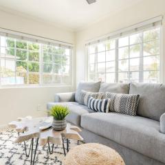 Pacific Beach Cottage 1 Walk to the Beach and Bay