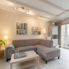 Bungalow in Sint Maartenszee near Beach