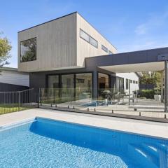 Coastmere at Rye - Luxury Poolside Retreat