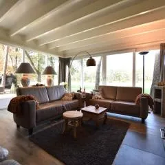 Holiday Home in Reutum-Weerselo with Jacuzzi, cleaning included
