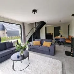 Luxurious detached water villa with jetty, cleaning included