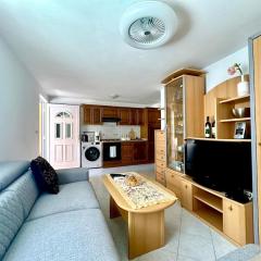 Small house apartment near the beach