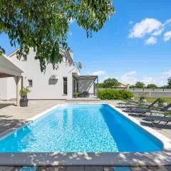 Villa Tonka with private pool near Krka