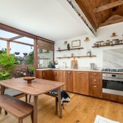 Bright Mid-Century Modern Hackney Home