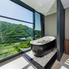 Pavri suit bungalov