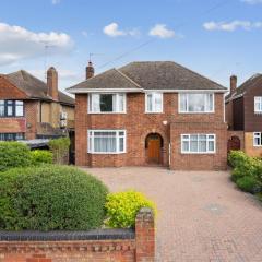 Luxury four bedroom home with large garden