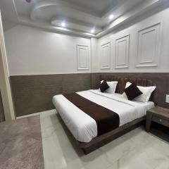 Hotel Shree Guru Plaza 3 Minute Walking Distance From New Delhi Railway Station