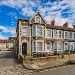 7-Min Walk to Principality and City Centre