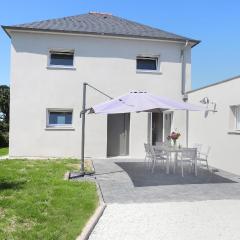 Lovely Home In Saint-Méloir-Des-Ondes