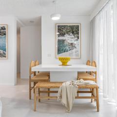 Amalfi on Alex: Seaside 2 Bedroom Retreat