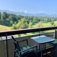 Moderne Oase mit Panorama-Blick