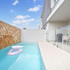 Bluebird Villa - 3min Stroll to Bokarina Beach