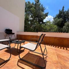 Chic & Cheerful - 2 Bedroom Apartment in Central St Julians
