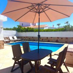 Chalet junto al mar con piscina privada