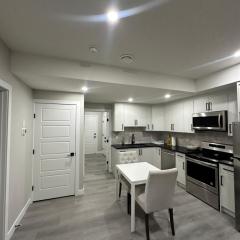 Beautiful 2 bedroom 2 bath in NW Calgary