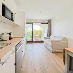 Élégance Azuréenne - piscine et parking