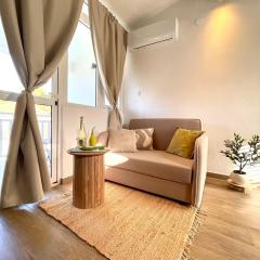 Choco's Seaside Studio Apartment