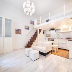 Buda Boutique Mezzanine - Historic Hideaway with AC