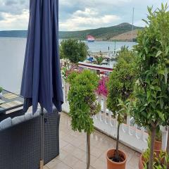 Apartment Marjan - One Bedroom Apartment with shared Terrace