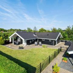 3 Bedroom Cozy Home In Hemmet
