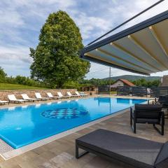 Gorgeous Home In Slunj With Kitchen