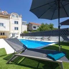 5 Bedroom Lovely Home In Kucine