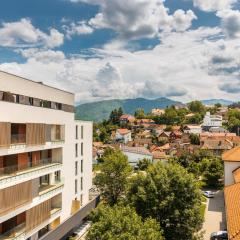 KUDO - Mountain & Skyline view