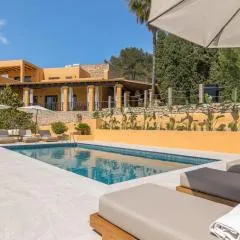 Casa Four charming Ibiza villa with sea view!