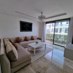 Red at Home Luxe Appartement