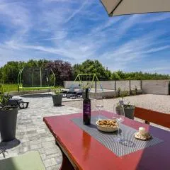 Lara Holiday Home