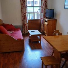 Séjour Pyrénéen Authentique: T2 Cabine, Terrasse, Piscine, Proche St-Lary-Soulan, Navette Gratuite - FR-1-504-139