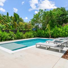 Charming Pool Getaway, Near DT Beach Adventures