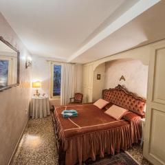 Rialto Elegant Hideaway near St Mark's Square