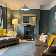 Tŷ Glas, Fishguard, Ideal for beach, coastal path and town!