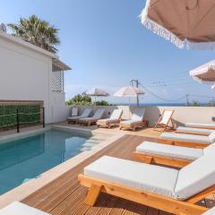 Bel Momento - Family Room