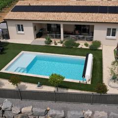 En Ardèche Villa de vacances l'Olympe climatisée avec sa piscine privée et chauffée
