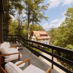 Forest Villa Private Apartment with Balcony & Parking - Hublou Home 2