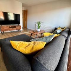 Newly refurbished! Eastside Escape - Conveniently located with fantastic local transport links