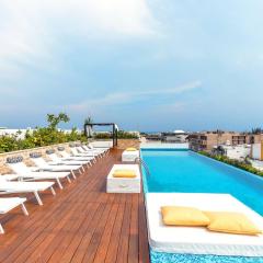 Luxury 1 BR Condo - 2 Pools & Gym - At The City Condos - Descanso