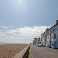 Shore View, Aldeburgh - A lovely Seafront House on famous Crag Path with uninterrupted Beach Views - Aldeburgh Coastal Cottages
