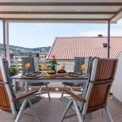 Apartman Lorena - with sea view near Old Town