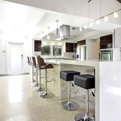5BR Miami Oasis w Pool Near Design District
