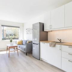 Modern apartment ONLY 5 minutes from City centre