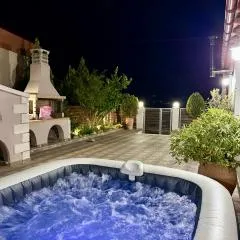 Villa Asterousia with Heated Jacuzzi, BBQ & Lounge