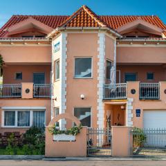 Apartments with parking space Nin, Zadar - 5936