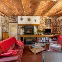 Holiday home in Rouy with private pool, cleaning included