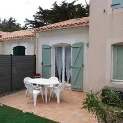Noirmoutier : Maisonnette en résidence près de la plage, 5 pers, animaux admis - FR-1-823-81