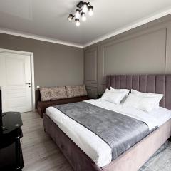 Raimbek1 Residence 1br next to metro & drinking water as a gift